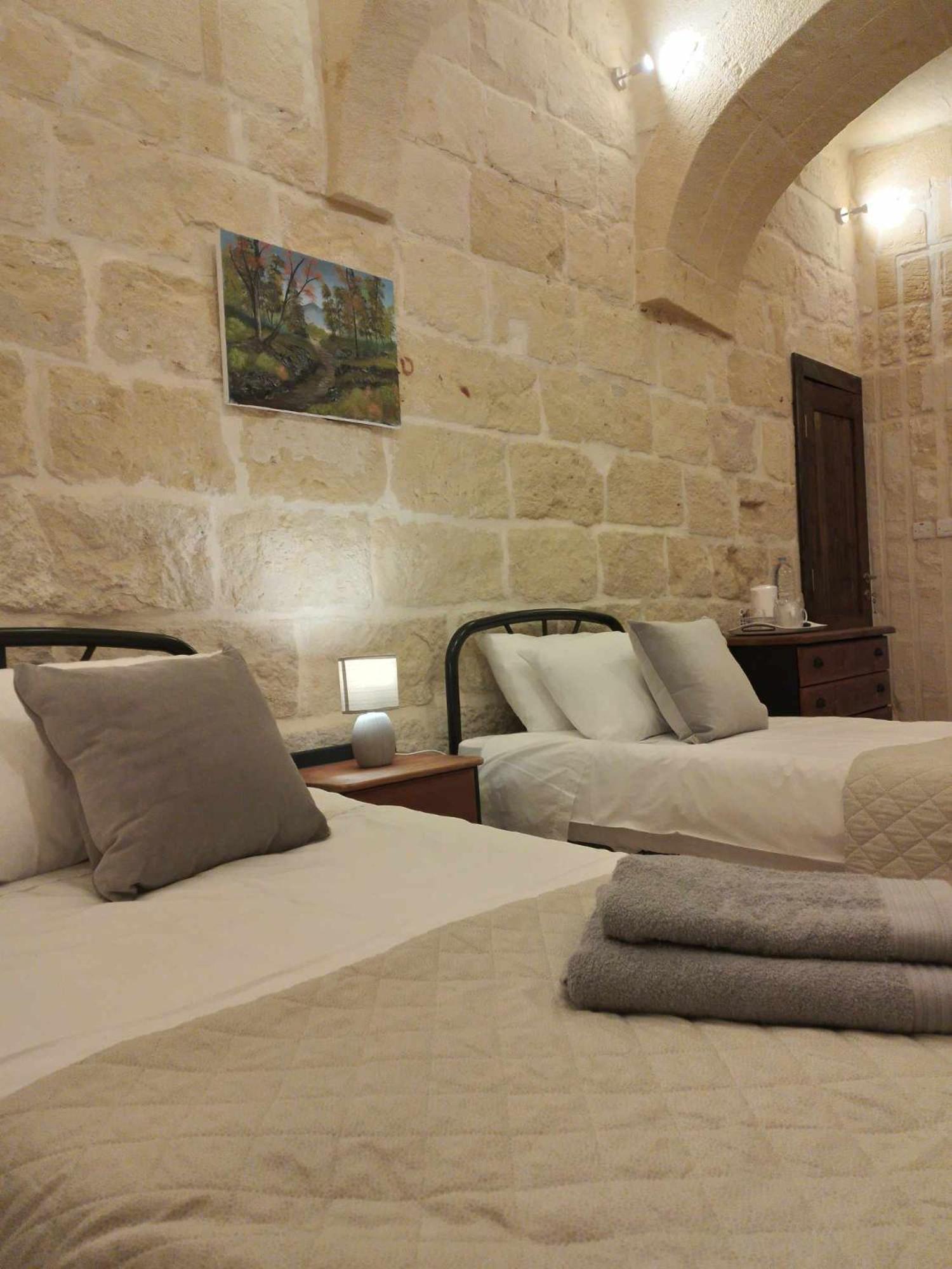 The Cloisters Bed And Breakfast Xagħra Kültér fotó