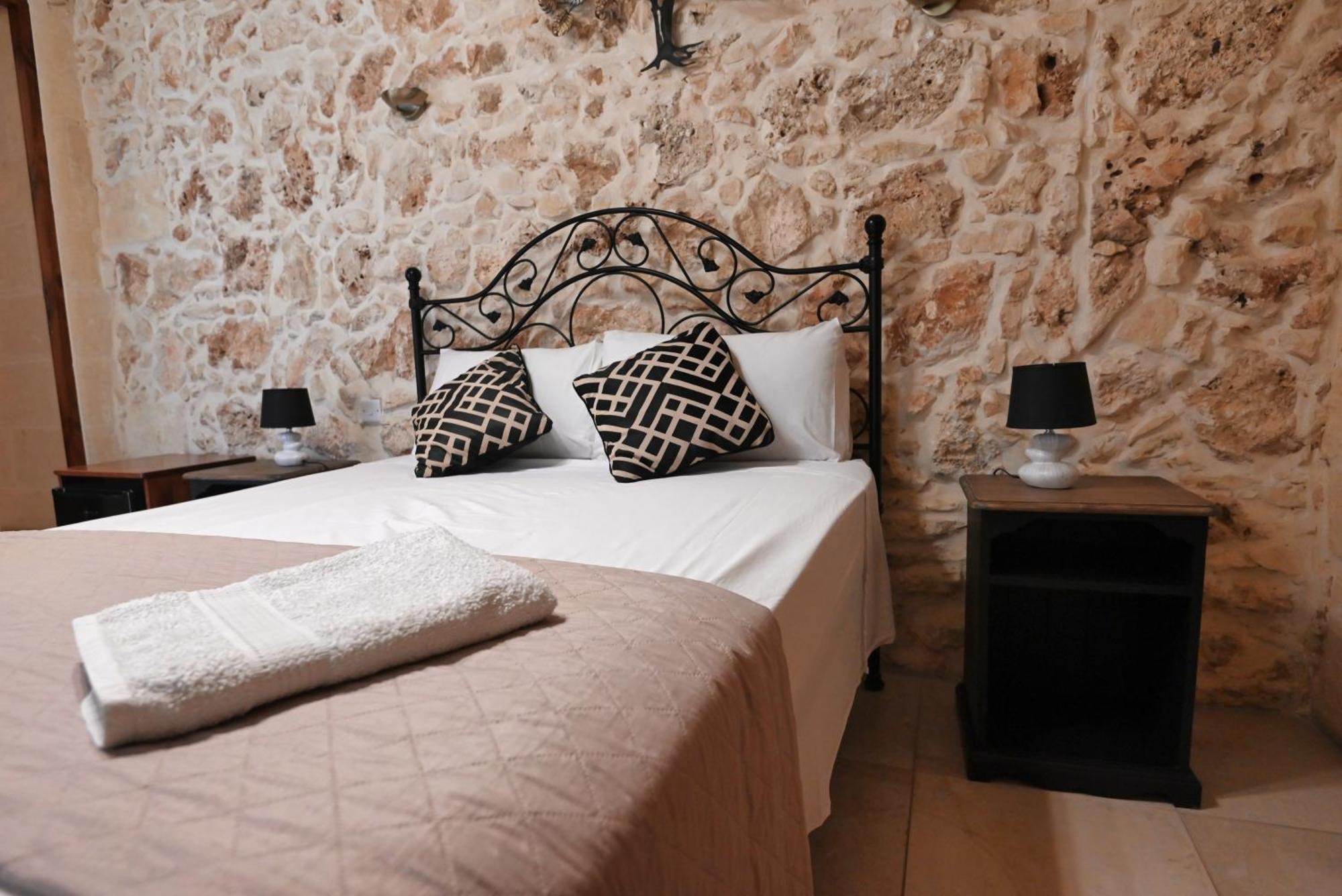 The Cloisters Bed And Breakfast Xagħra Kültér fotó