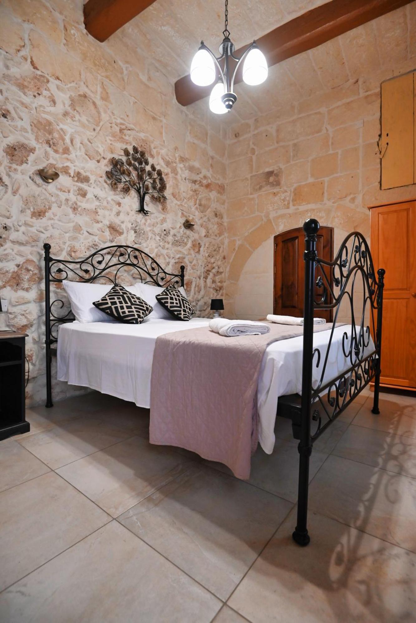 The Cloisters Bed And Breakfast Xagħra Kültér fotó