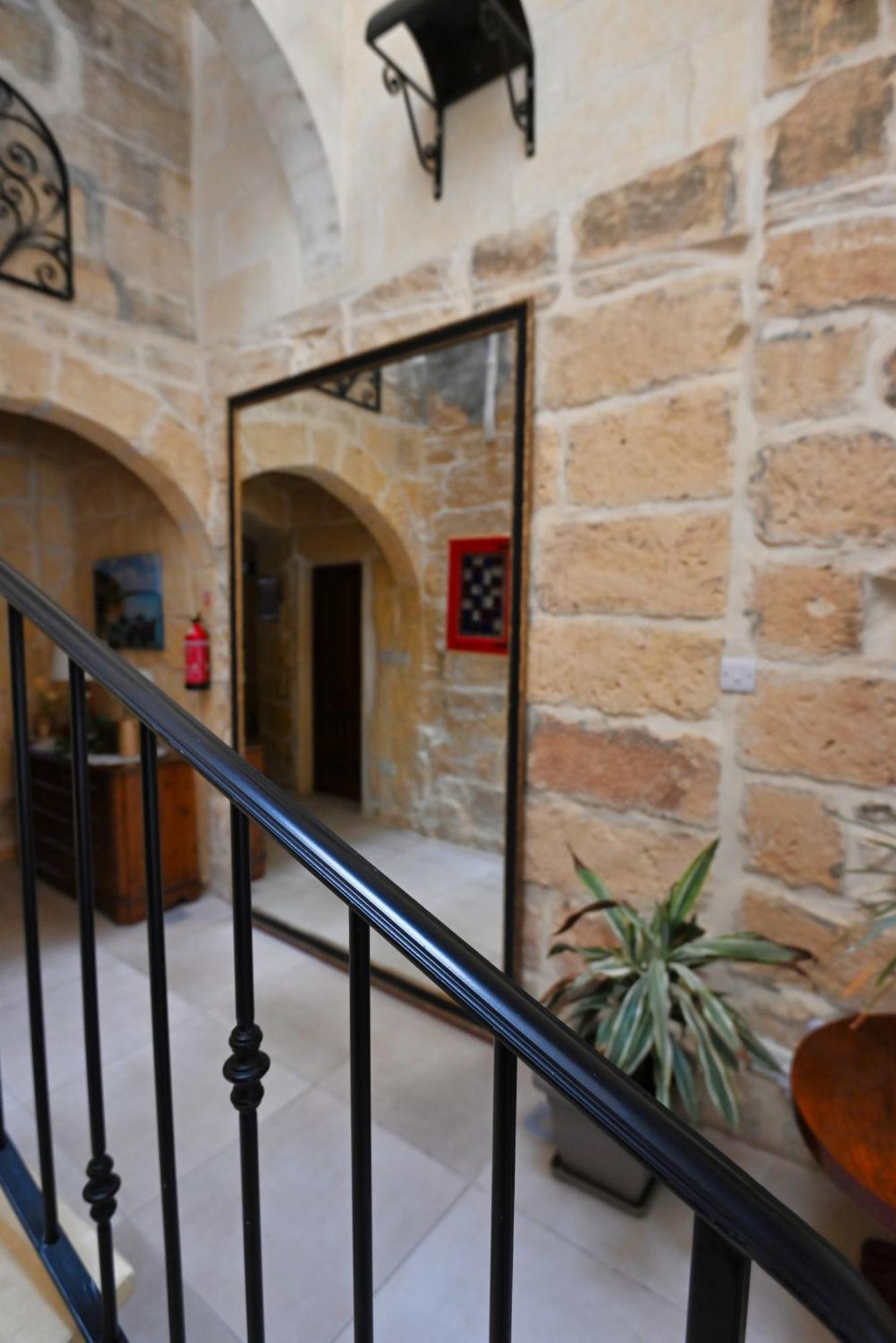 The Cloisters Bed And Breakfast Xagħra Kültér fotó