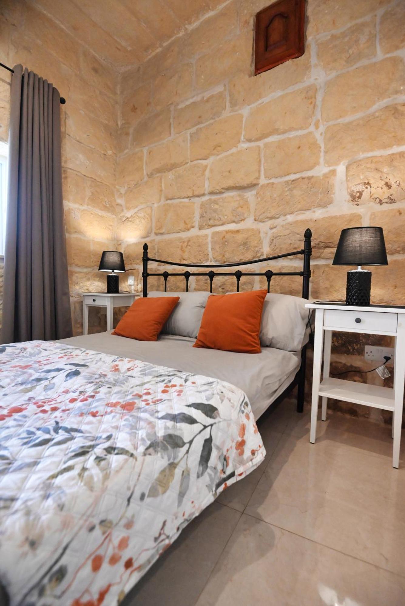 The Cloisters Bed And Breakfast Xagħra Kültér fotó
