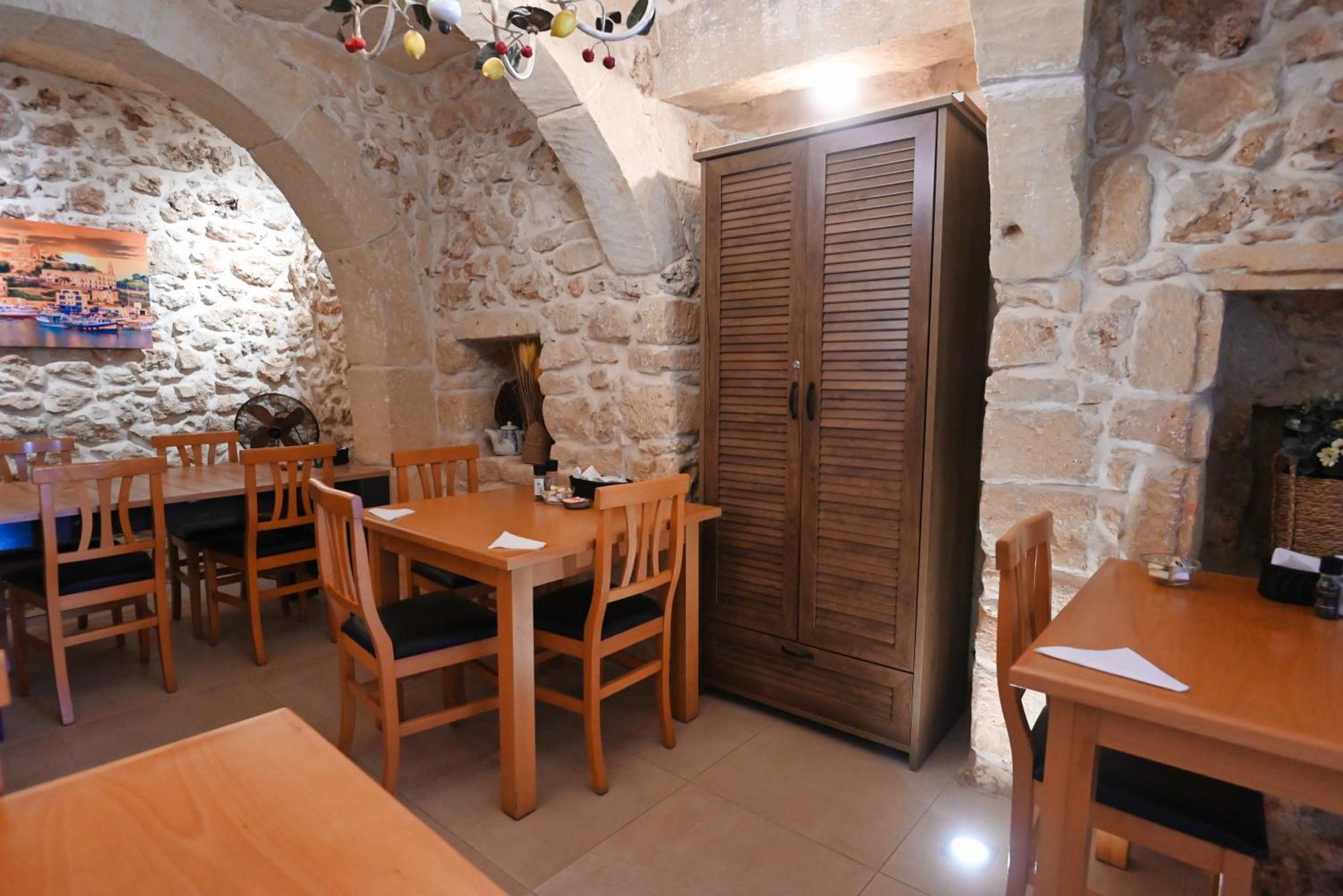 The Cloisters Bed And Breakfast Xagħra Kültér fotó