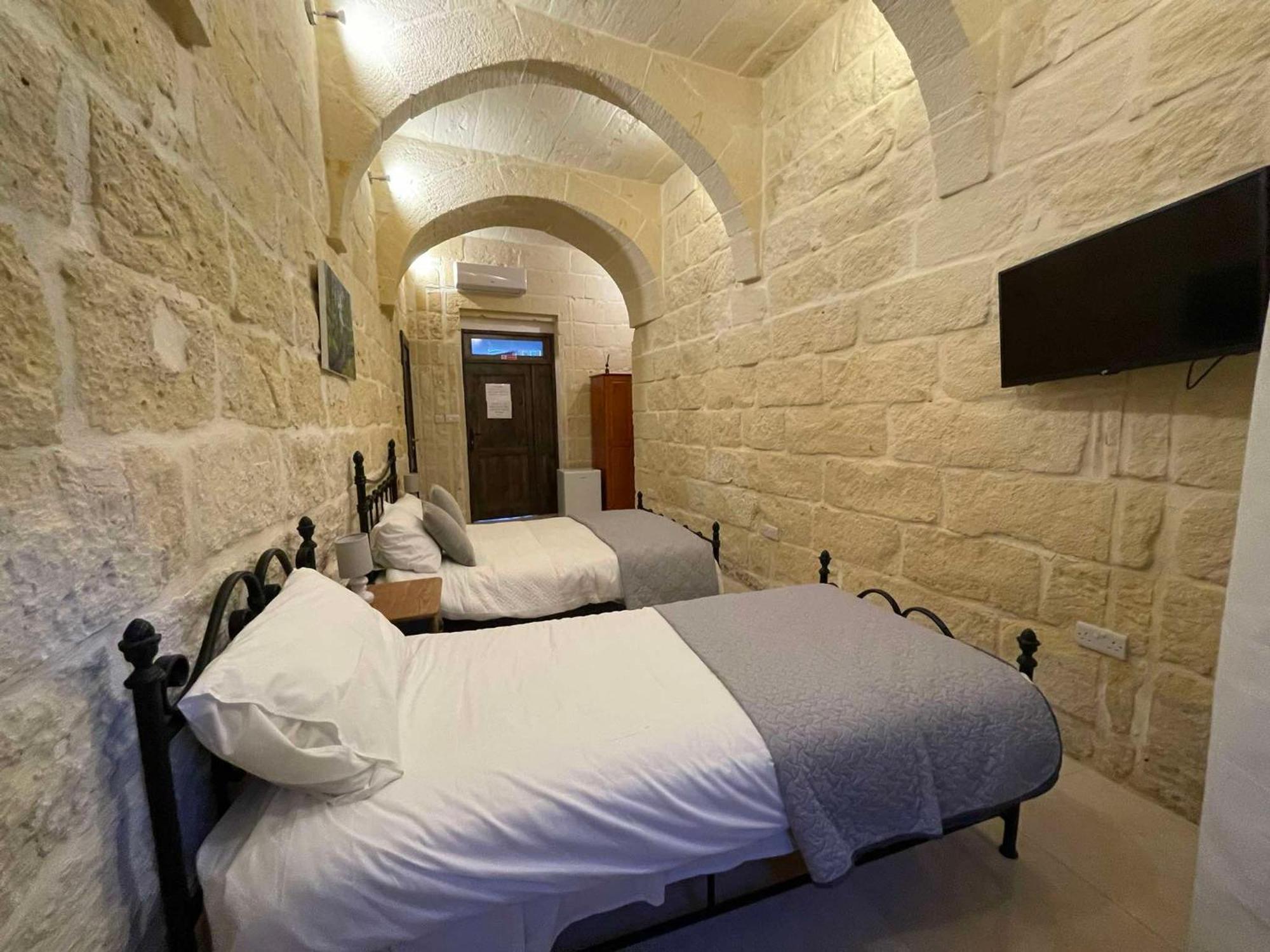 The Cloisters Bed And Breakfast Xagħra Kültér fotó